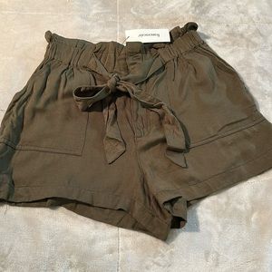 New Francescas Olive Shorts